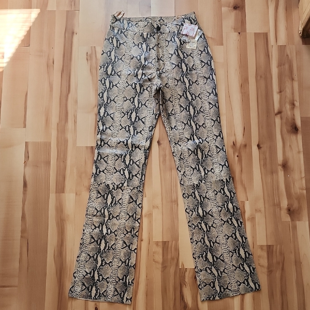 NWT Vintage Wilsons Leather Pelle Studio Snake Print Pants Size 4